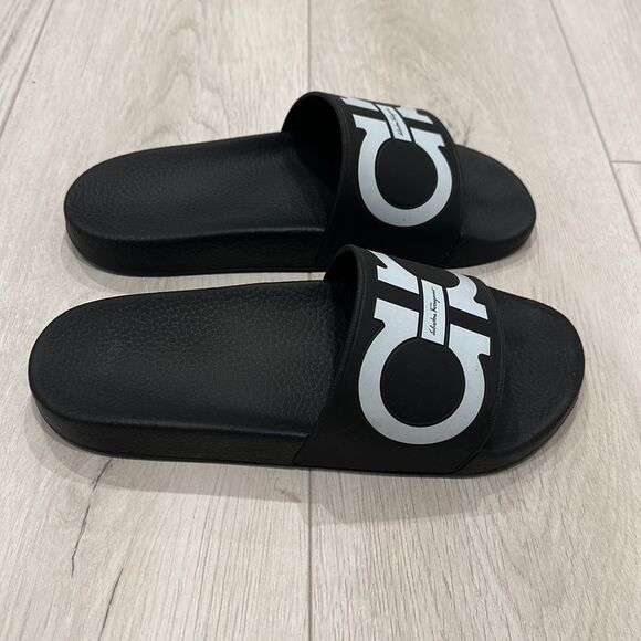 Salvatore Ferragamo Groove Gancini Pool Slide - Picture 8 of 13